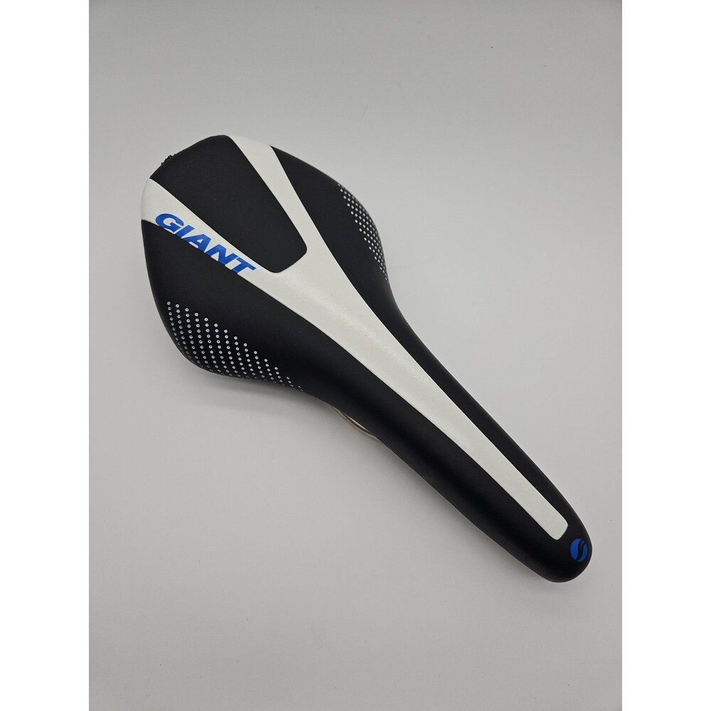 Giant Velo Road Saddle Bicycle Seat 7mm Round Alloy Rails 135mm Wide 345g‎ Black